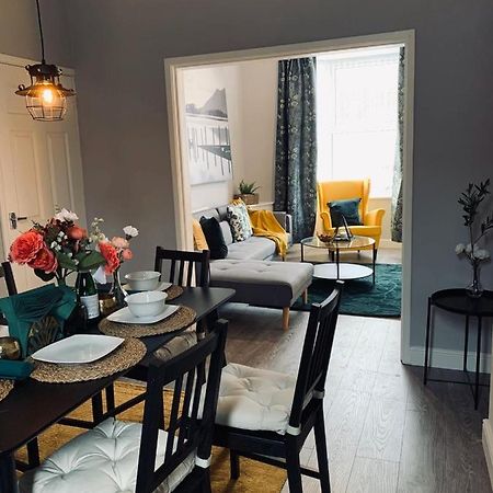 Stylish, Spacious & Luxurious Home - Parking ليفربول المظهر الخارجي الصورة