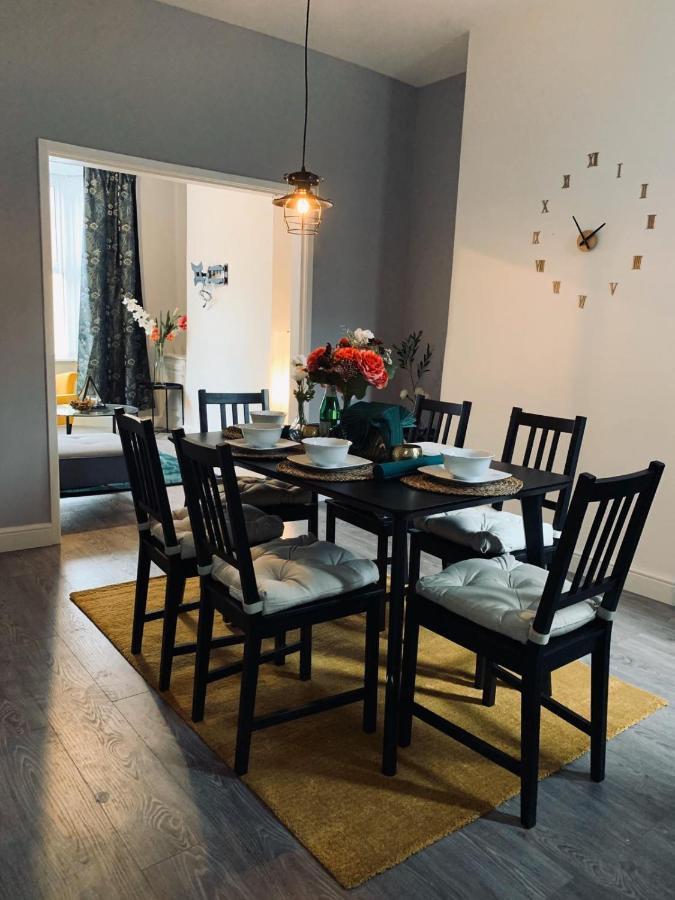 Stylish, Spacious & Luxurious Home - Parking ليفربول المظهر الخارجي الصورة