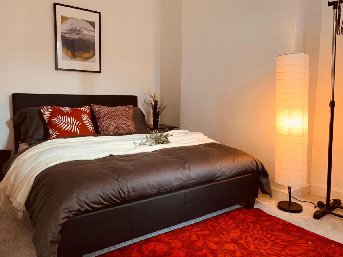 Stylish, Spacious & Luxurious Home - Parking ليفربول المظهر الخارجي الصورة